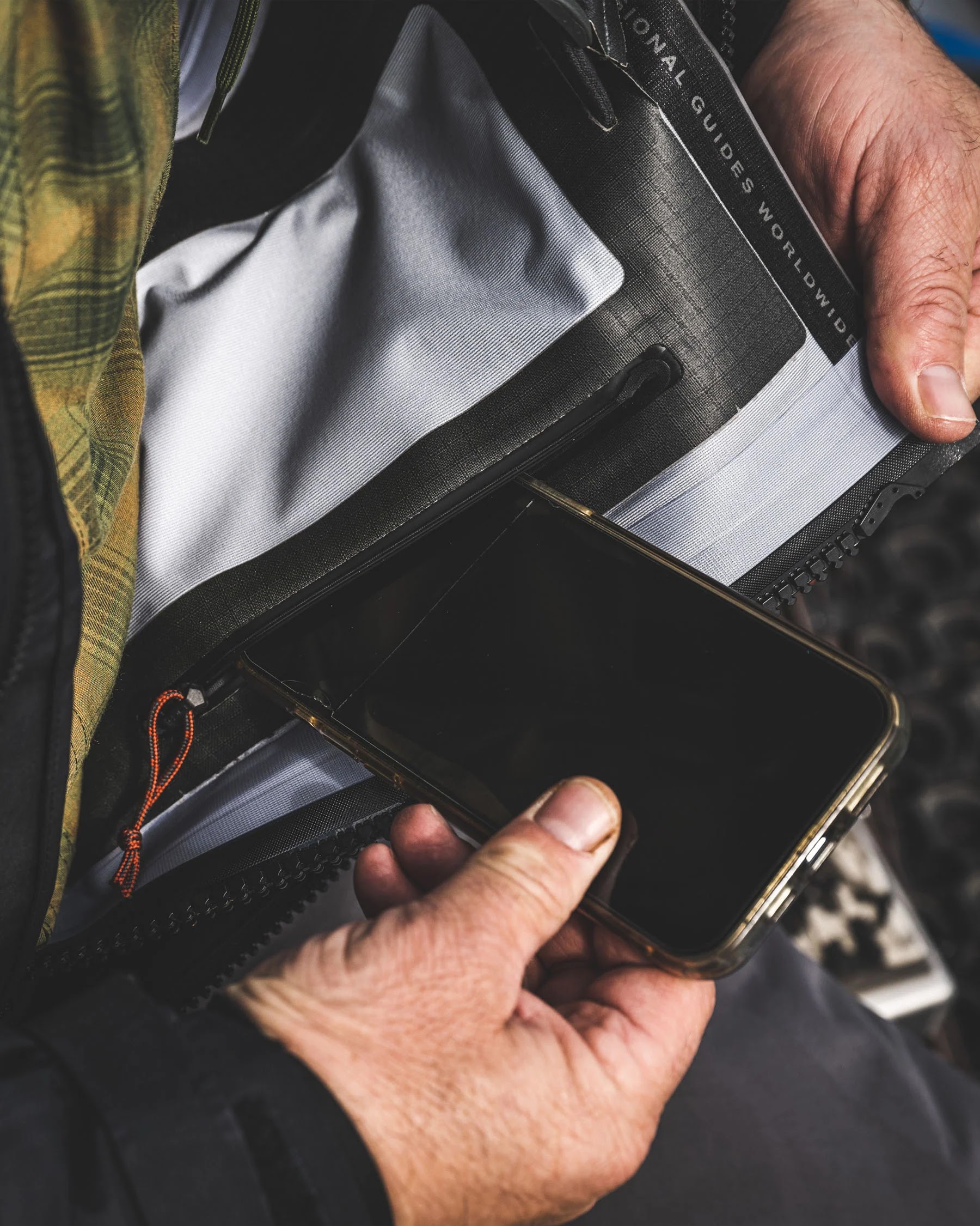 SIMMS G4 waterproof wader pocket waterprood wader pocket