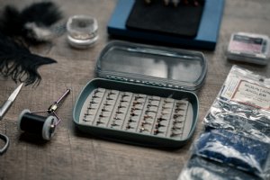 Fishpond Tacky Pescador Fly Box - Small - LowPro - Smoke Grey / Clear