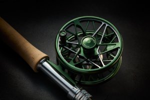 Bauer Limited Edition RVR Green - Size 4/5 - FREE FLY LINE